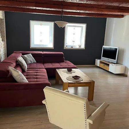 Am Fusse Der Burg Stargard